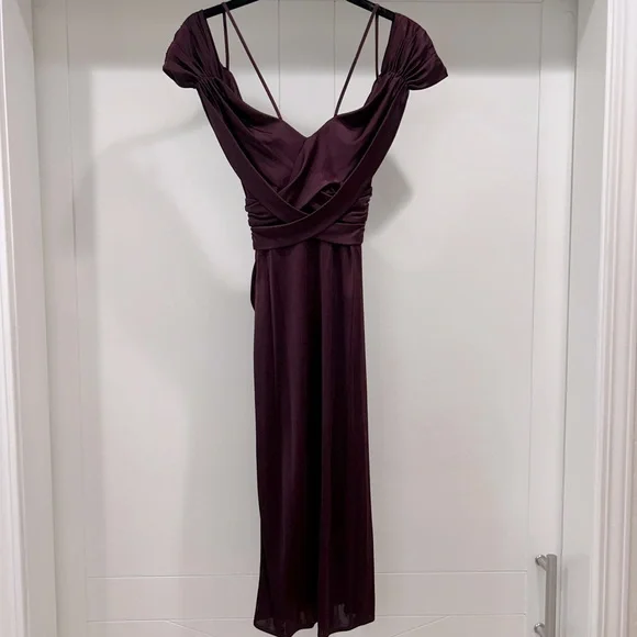 Fabulous Stretchy Cocktail Dress with Sexy Neckline - Picture 7 of 11